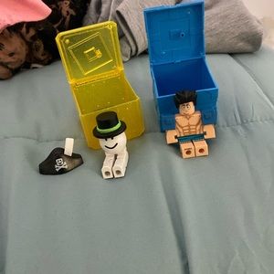 ROBLOX mystery character bundle